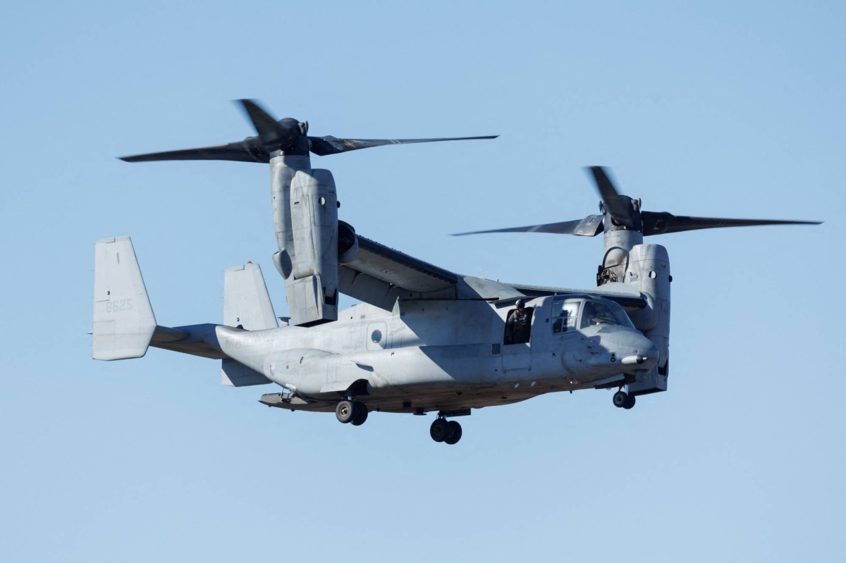 US Osprey acidentalmente deixa cair carga no mar em Okinawa